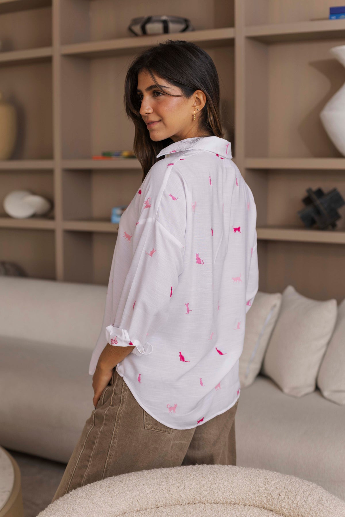 Camisa Ext Full Bordado Gatos Blanco